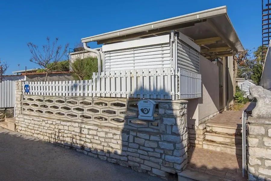 Bungalow Pintar Novigrad  Holiday home Novigrad (Istria)